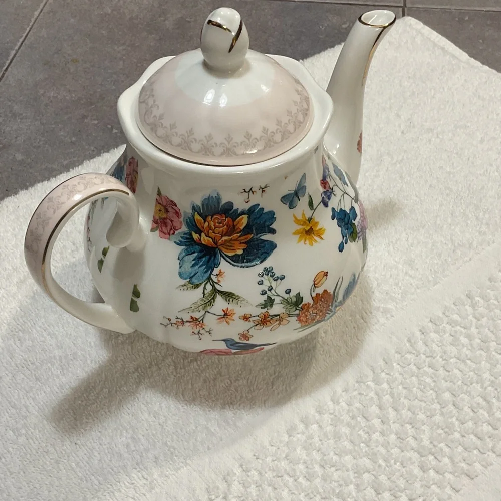 Bluebird and Willow CO UK beautiful teapot